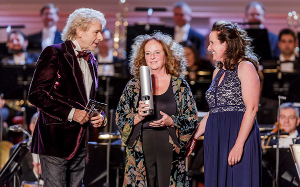 Susanne Thomasberger (set and costume designer) and Christa Ratzenböck (mezzo-soprano) | © Mo Wüstenhagen