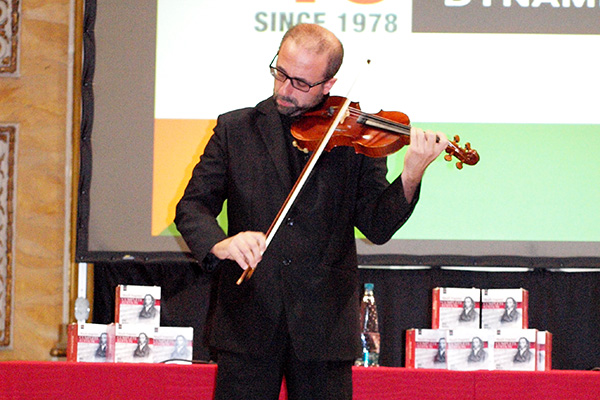 Violinist Giulio Plotino