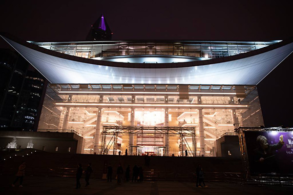 Concert at Shanghai Grand Theatre | &copy; Mariana Garcia