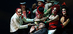 Tenor John Dazsak as Gustav von Aschenbach (center) and Company | © Javier del Real